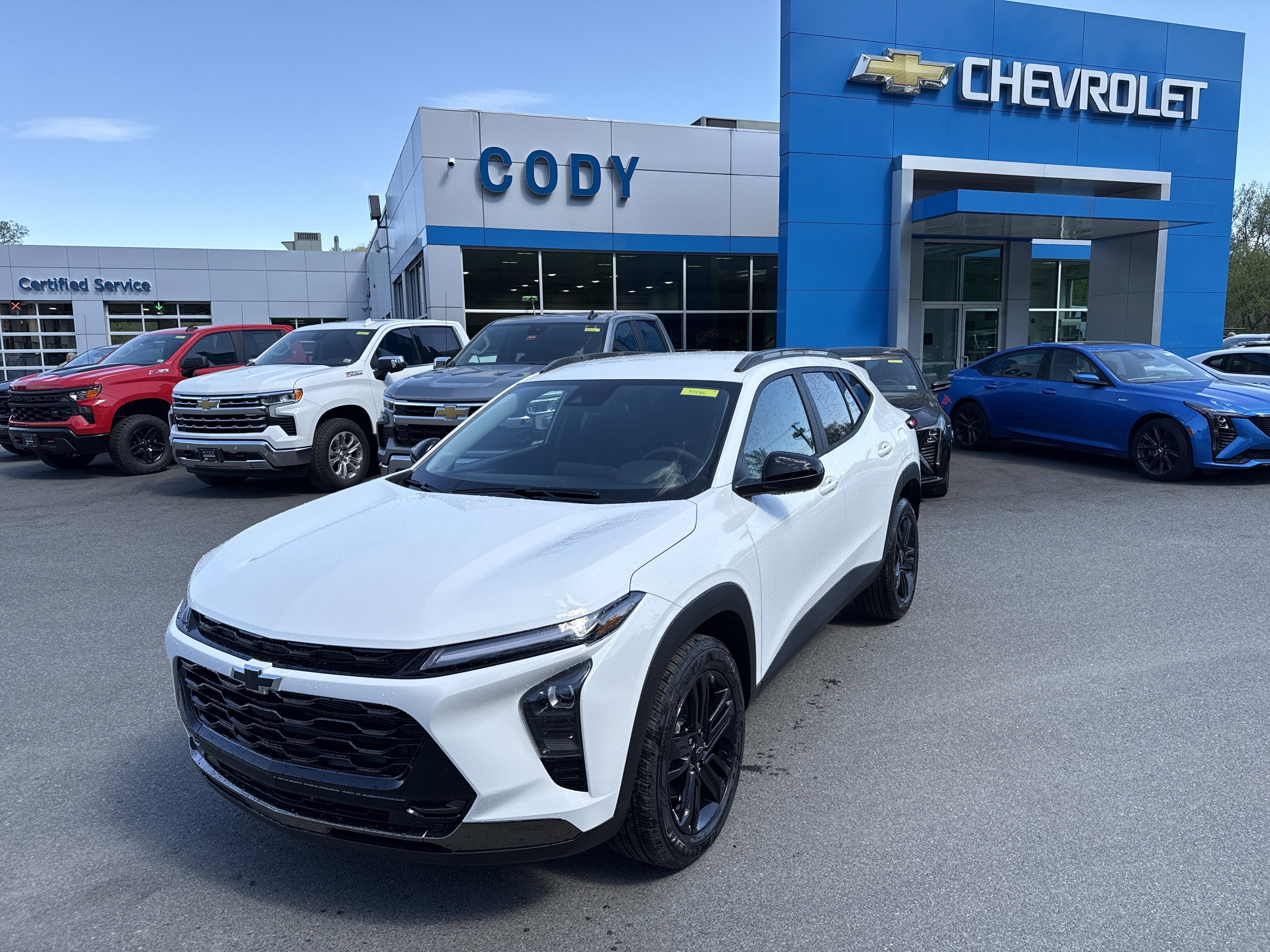 2026 Chevrolet Trax ACTIV in Summit White — front three-quarter view